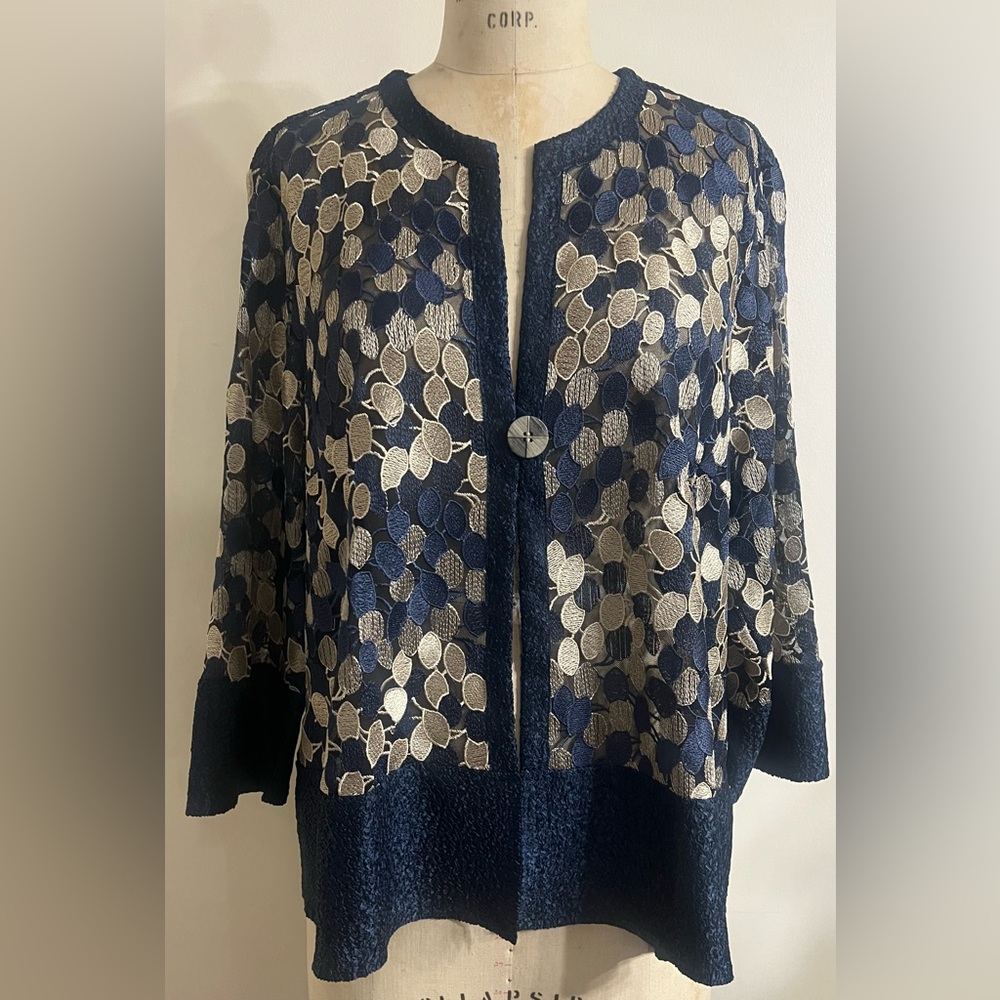 Chico's Navy/Gold Sheer Leaf Cape Traveler's Collection Trapeze Jacket 3
